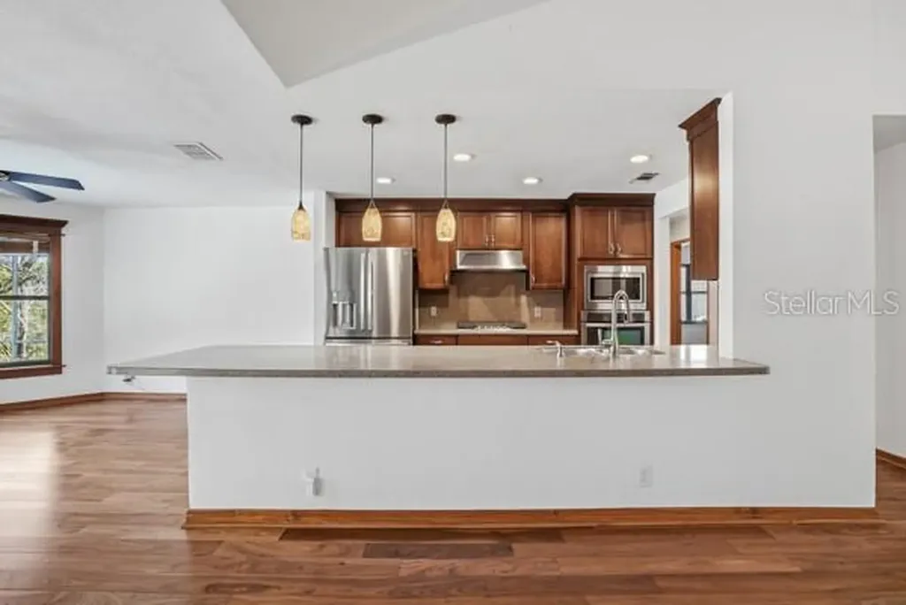 1212 Weybridge Lane Dunedin FL 34698