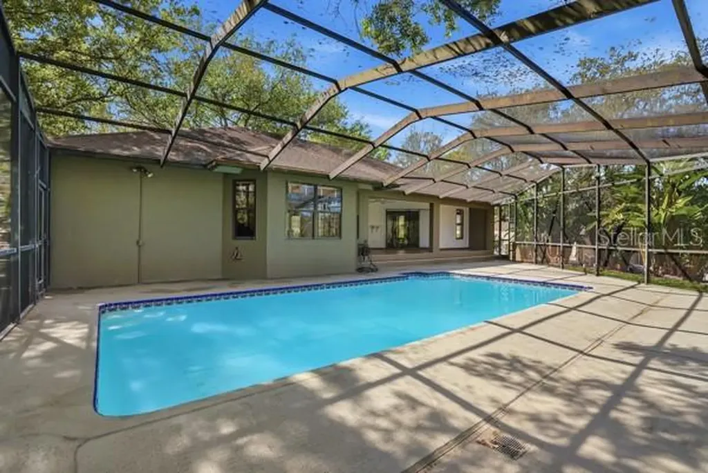 1212 Weybridge Lane Dunedin FL 34698