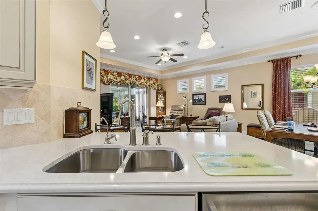 2306 Oakley Green Drive Sun City Center FL 33573