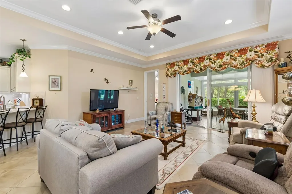 2306 Oakley Green Drive Sun City Center FL 33573