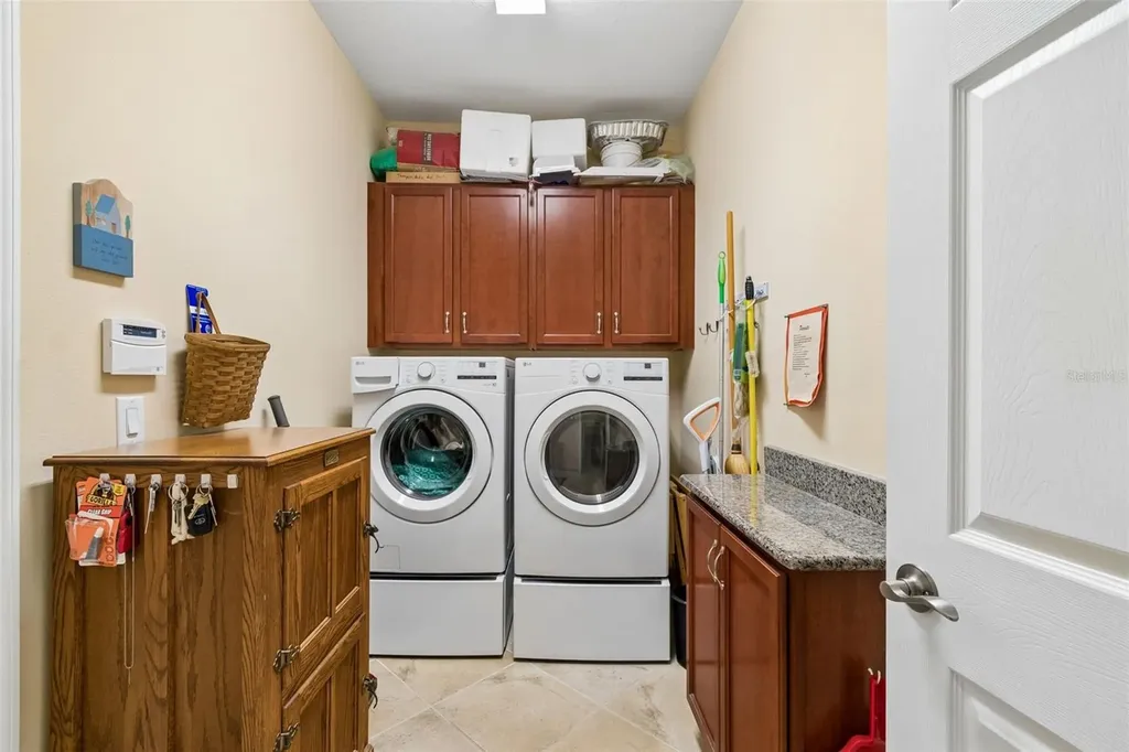 2306 Oakley Green Drive Sun City Center FL 33573