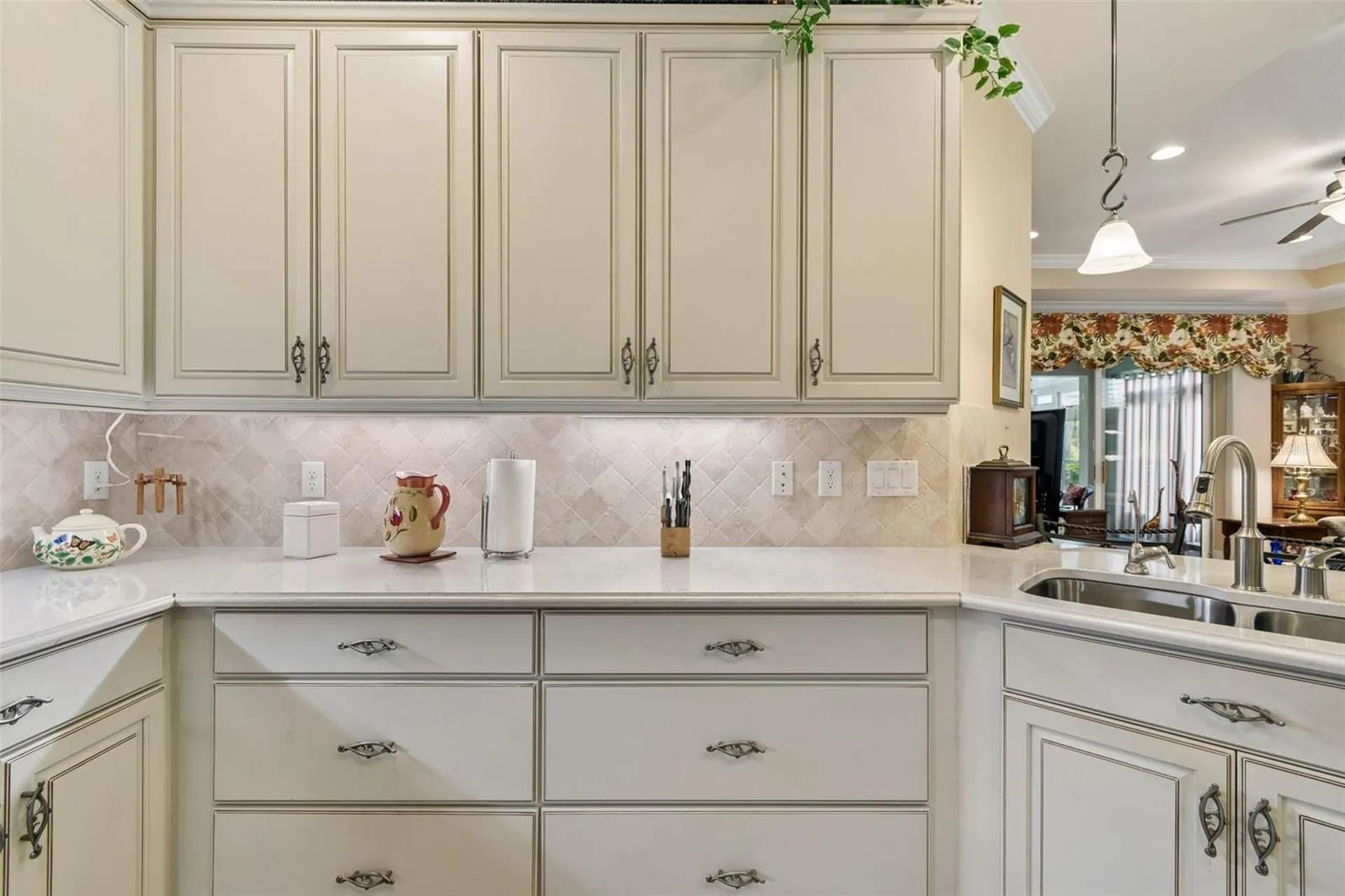 2306 Oakley Green Drive Sun City Center FL 33573