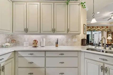 2306 Oakley Green Drive Sun City Center FL 33573