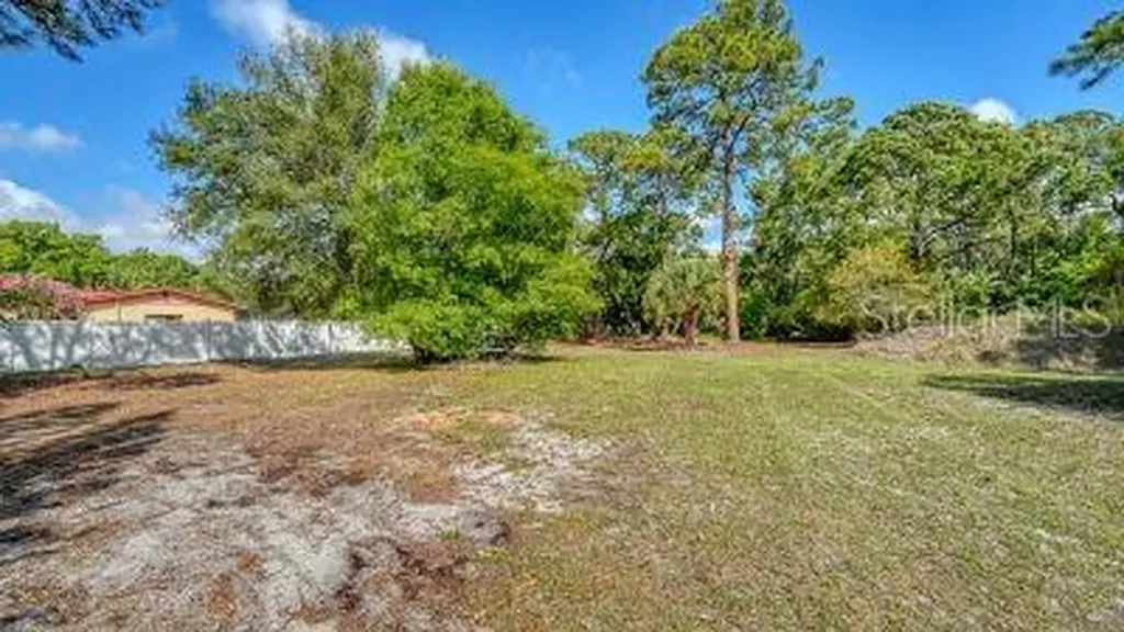 3793 Gocio Road Sarasota FL 34235