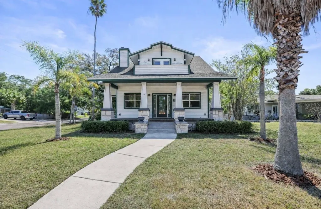 1777 Bayshore Boulevard Dunedin FL 34698