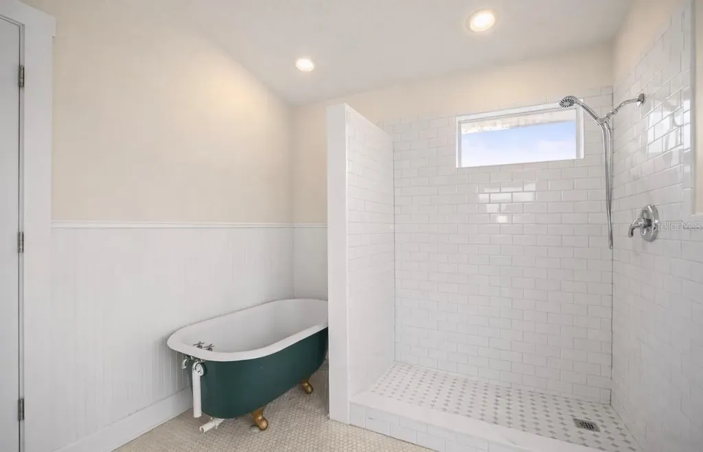 1777 Bayshore Boulevard Dunedin FL 34698