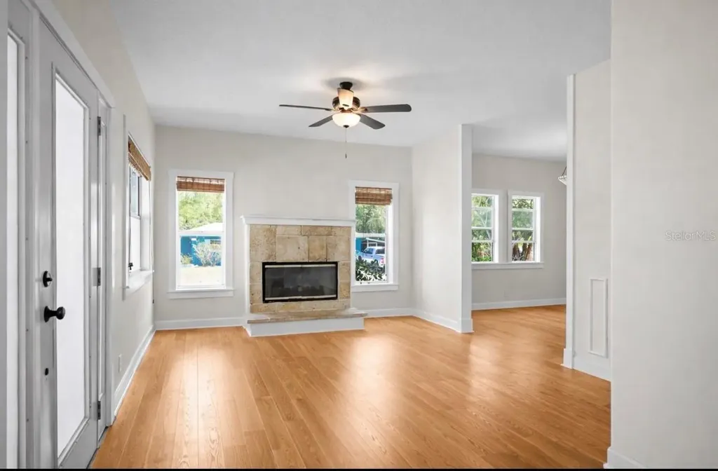 1777 Bayshore Boulevard Dunedin FL 34698