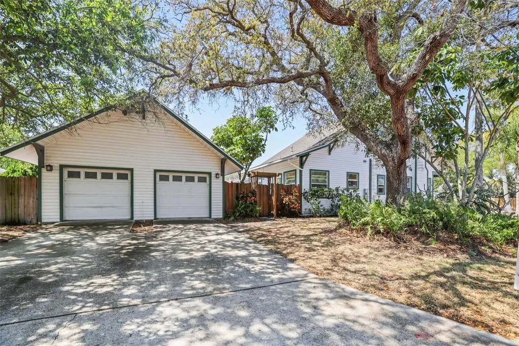 1777 Bayshore Boulevard Dunedin FL 34698