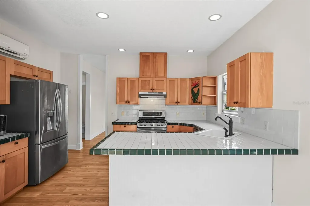 1777 Bayshore Boulevard Dunedin FL 34698