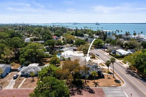 1777 Bayshore Boulevard Dunedin FL 34698