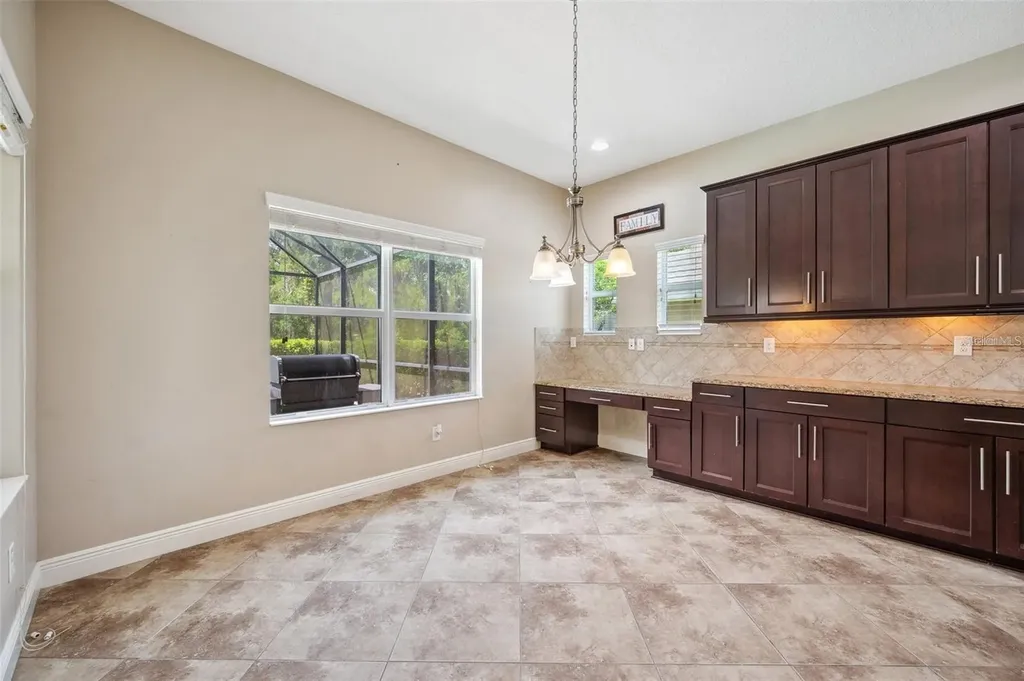 5117 Longspur Court Lithia FL 33547