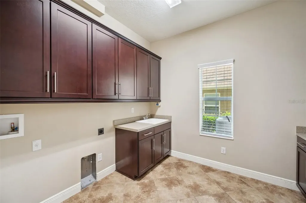 5117 Longspur Court Lithia FL 33547