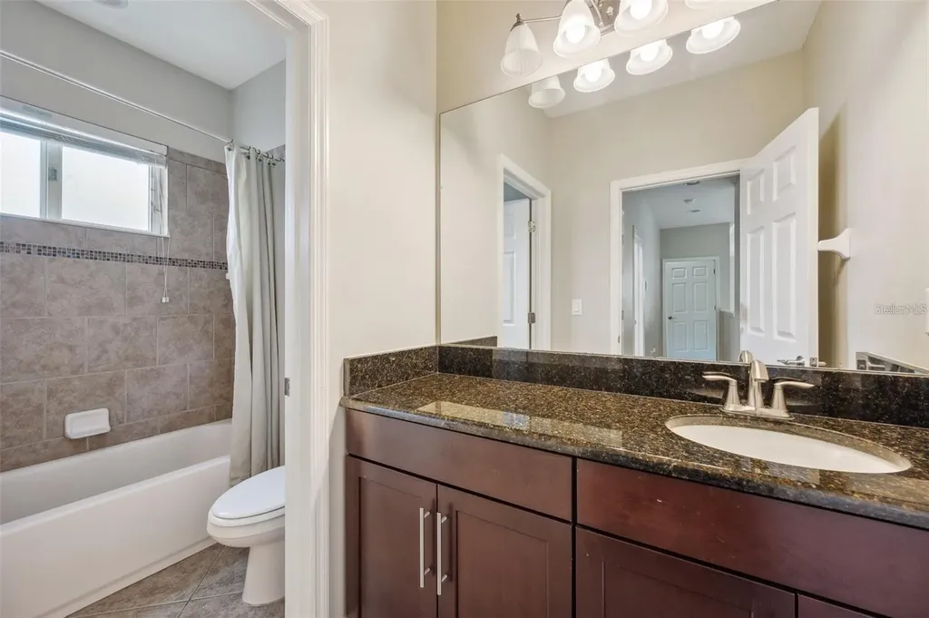 5117 Longspur Court Lithia FL 33547