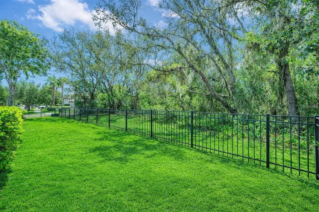 5117 Longspur Court Lithia FL 33547
