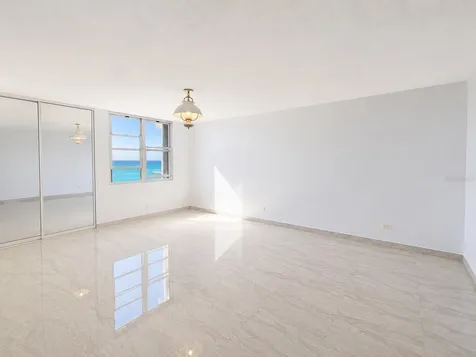 Villas Del Mar Este Ph Av. Isla Verde Carolina PR 00979
