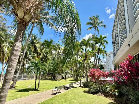 Villas Del Mar Este Ph Av. Isla Verde Carolina PR 00979