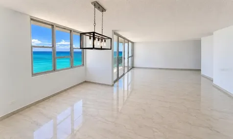 Villas Del Mar Este Ph Av. Isla Verde Carolina PR 00979