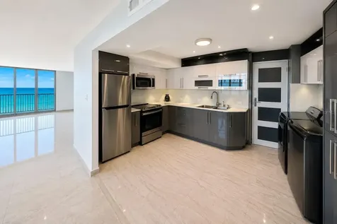 Villas Del Mar Este Ph Av. Isla Verde Carolina PR 00979