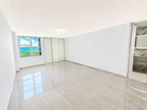Villas Del Mar Este Ph Av. Isla Verde Carolina PR 00979
