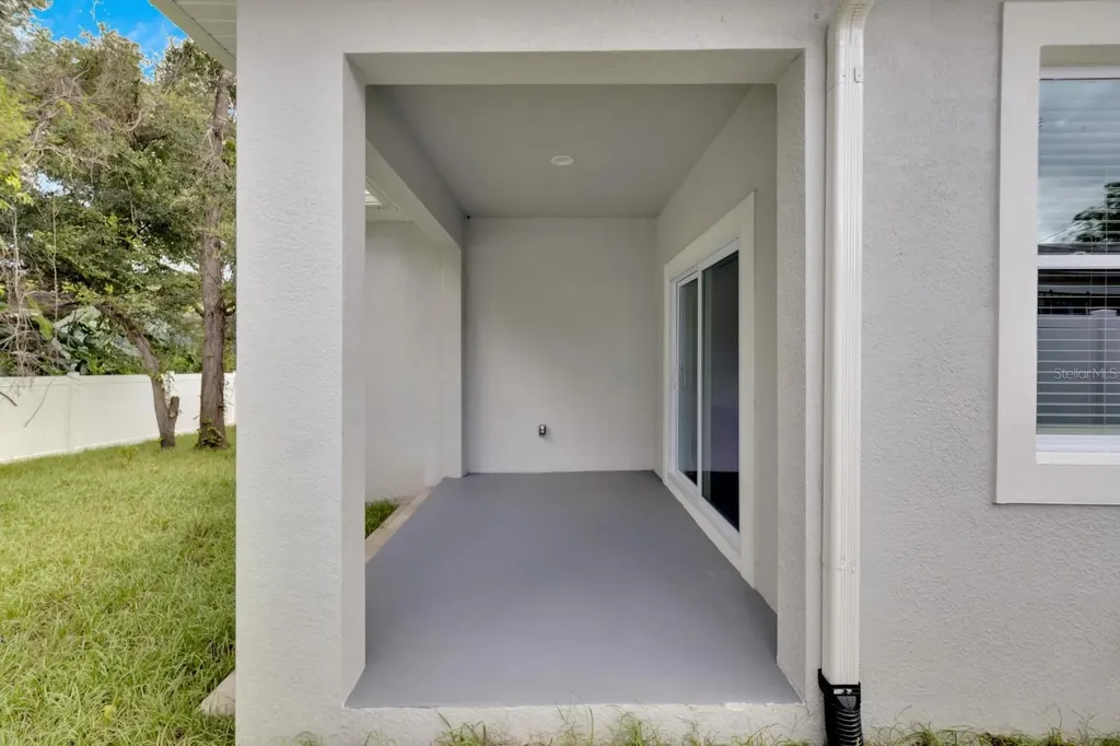 3706 Wiggins Leaf Street Tampa FL 33619