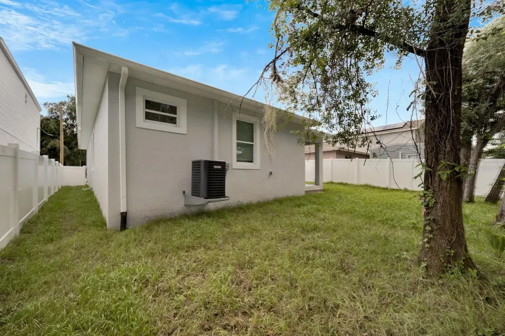 3706 Wiggins Leaf Street Tampa FL 33619