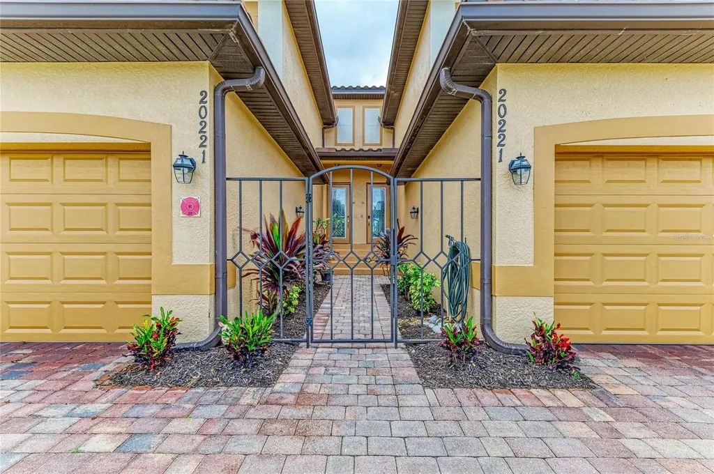 20221 Ragazza Circle Venice FL 34293