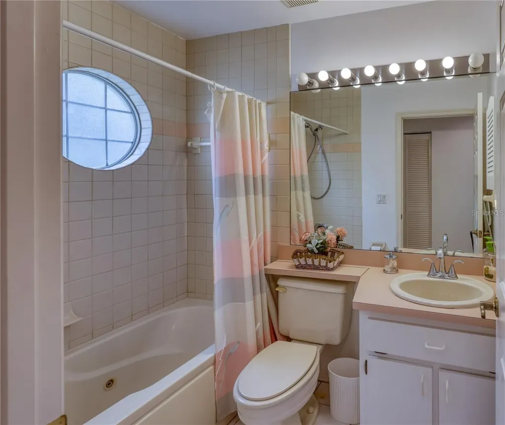 718 Lighthouse Drive Tarpon Springs FL 34689
