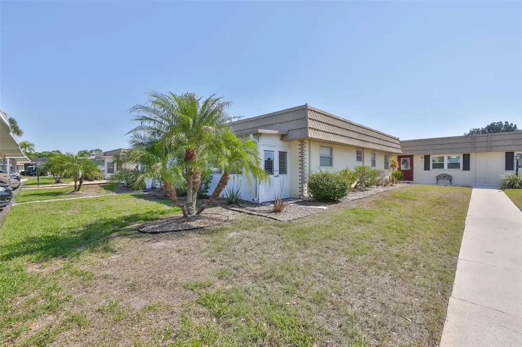202 Bedford Street Sun City Center FL 33573
