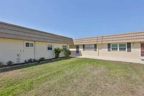 202 Bedford Street Sun City Center FL 33573