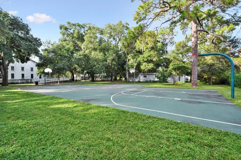 109 E 12th Avenue Windermere FL 34786