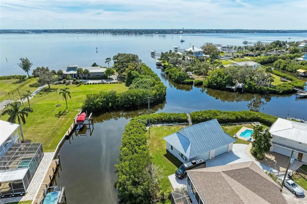 3311 Water Street Ellenton FL 34222