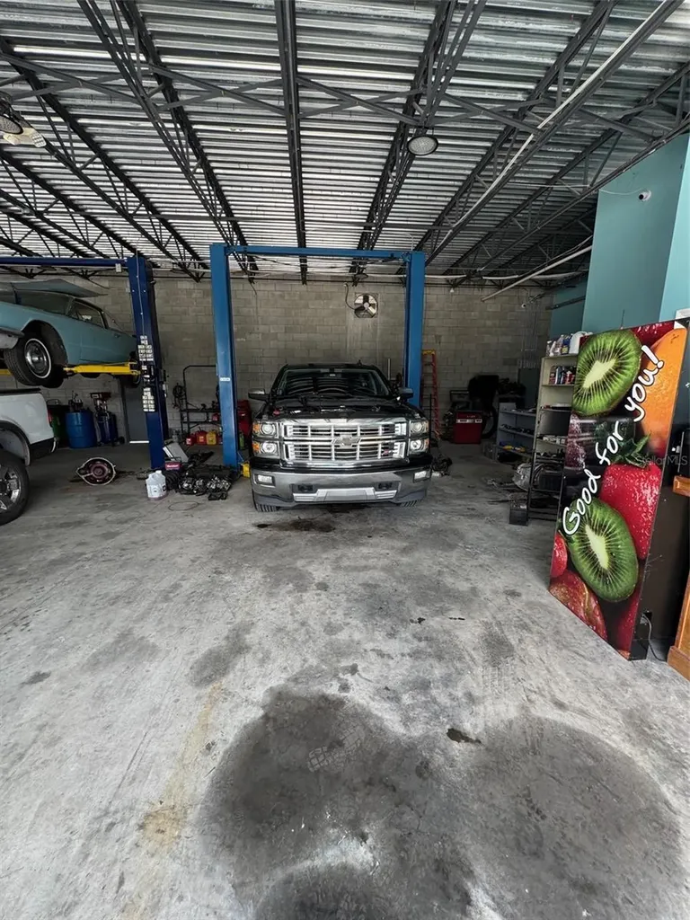 4825 Old Winter Garden Road Orlando FL 32811
