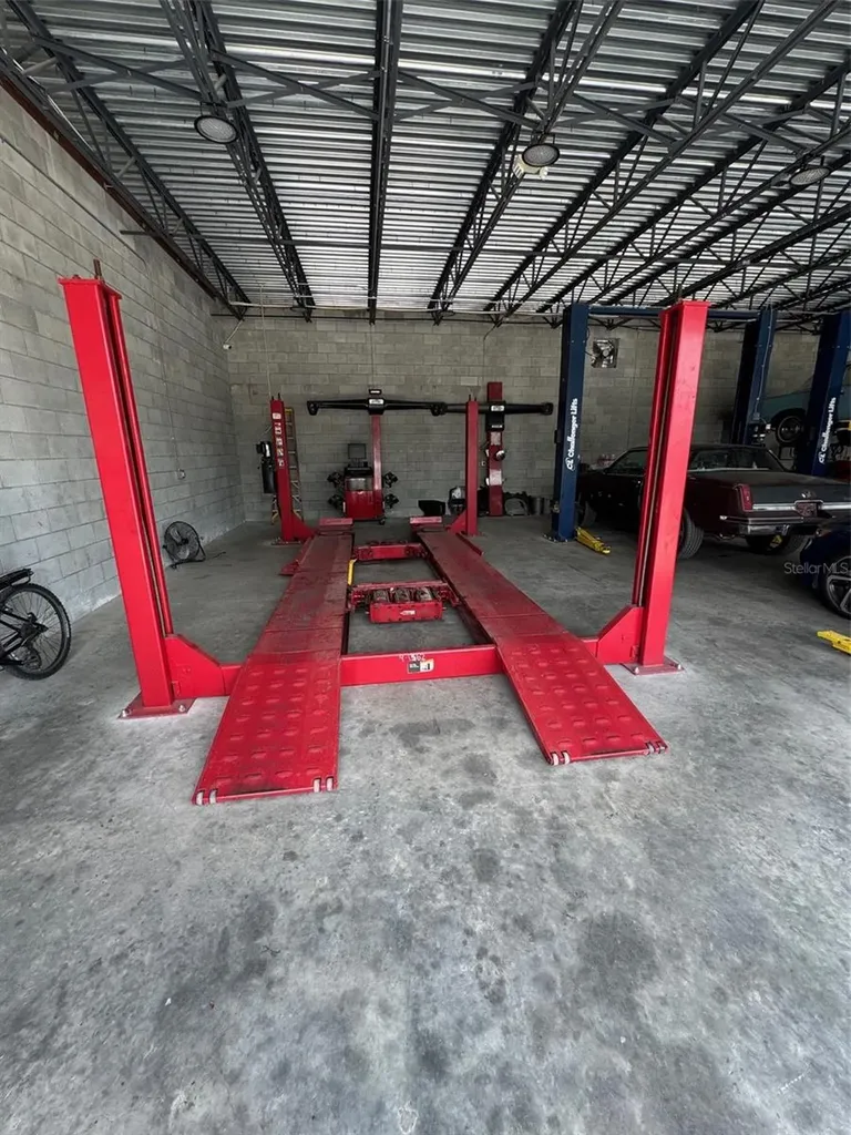 4825 Old Winter Garden Road Orlando FL 32811