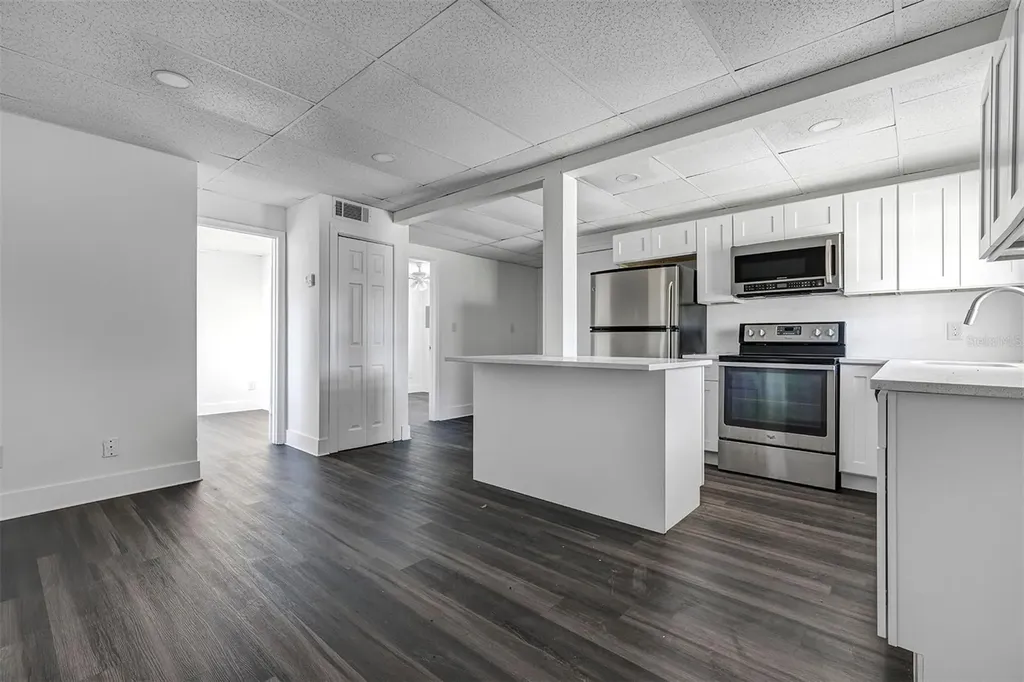 2027 1/2 30th Avenue Bottom Unit N St Petersburg FL 33713
