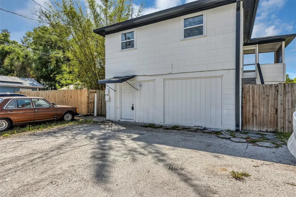 2027 1/2 30th Avenue Bottom Unit N St Petersburg FL 33713