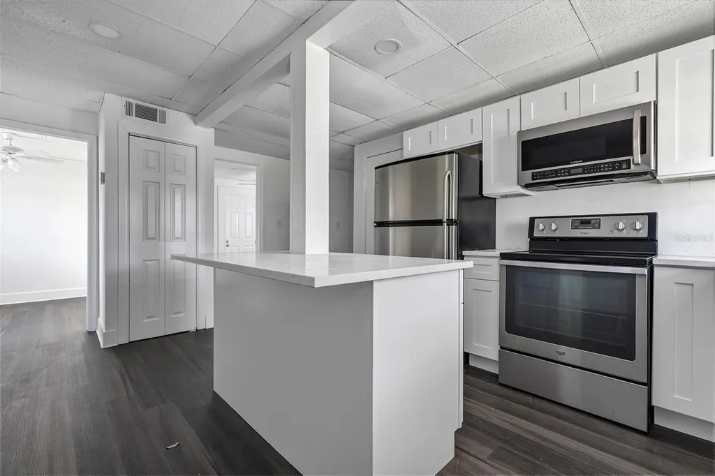2027 1/2 30th Avenue Bottom Unit N St Petersburg FL 33713
