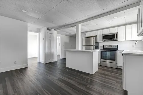 2027 1/2 30th Avenue Bottom Unit N St Petersburg FL 33713