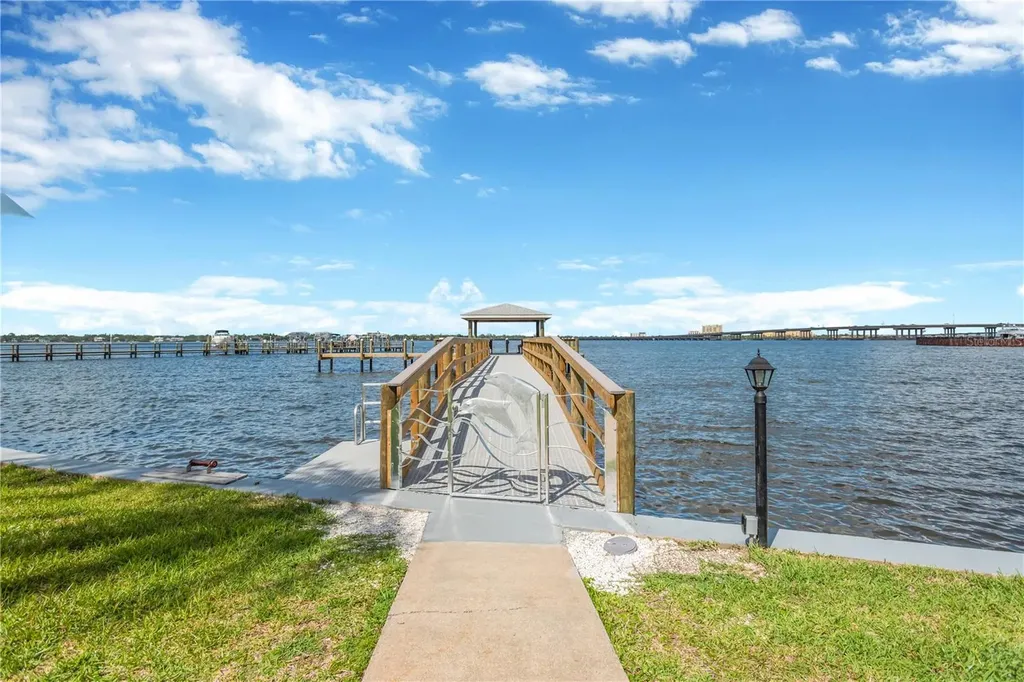1650 1st Avenue W Bradenton FL 34205