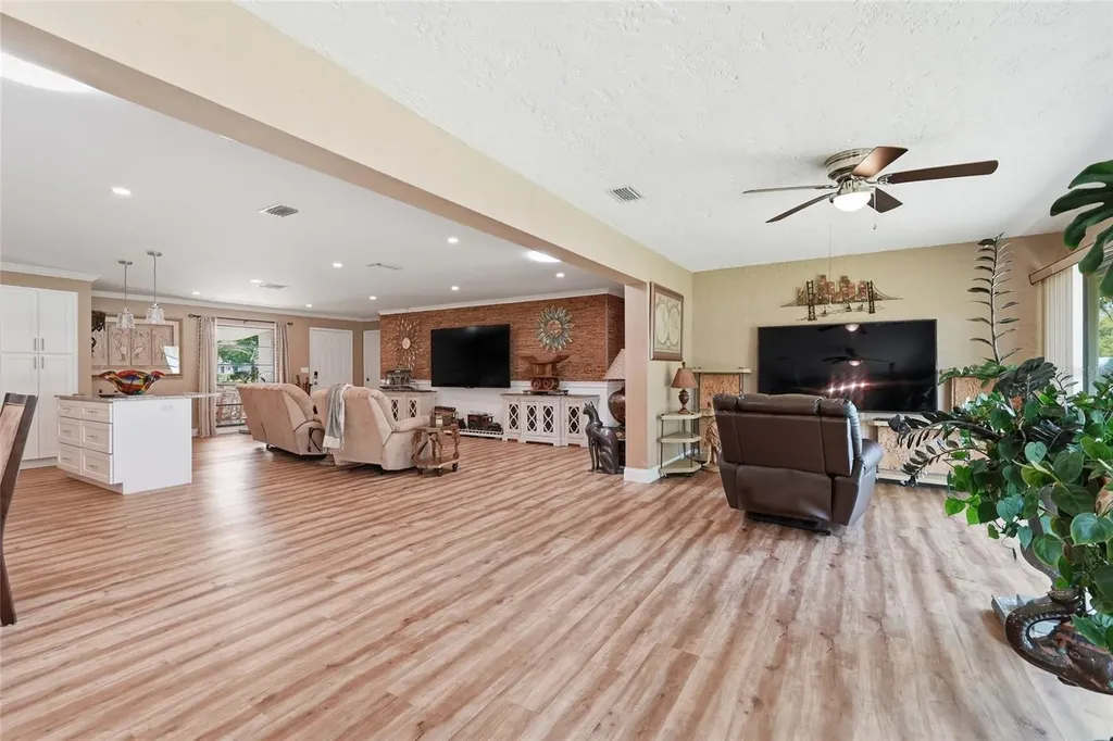 7101 Fairway Bend Circle Sarasota FL 34243