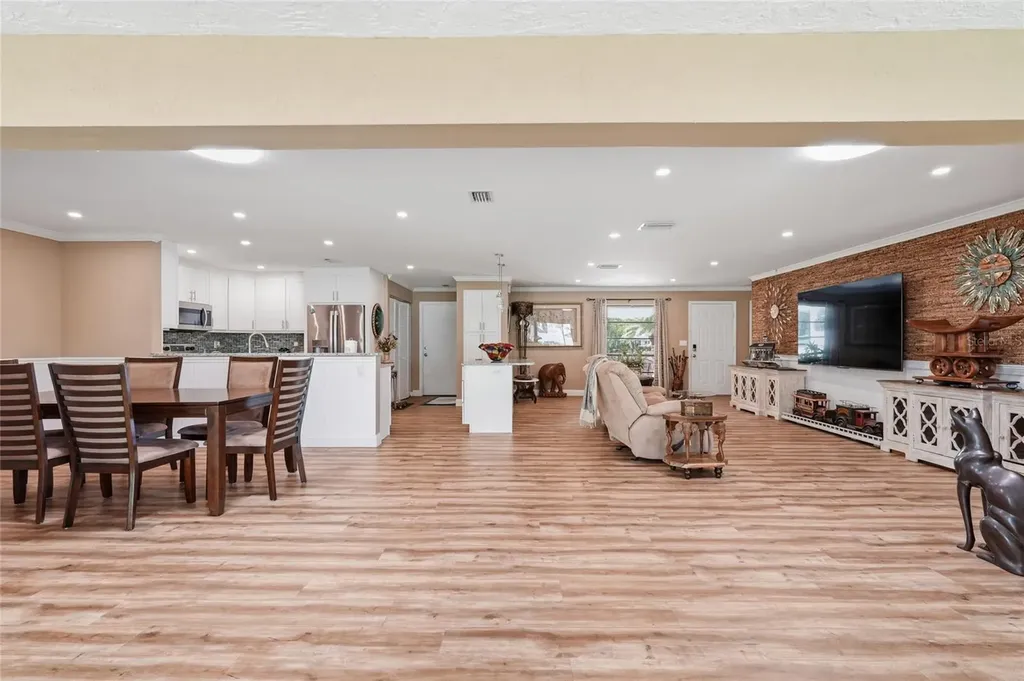 7101 Fairway Bend Circle Sarasota FL 34243