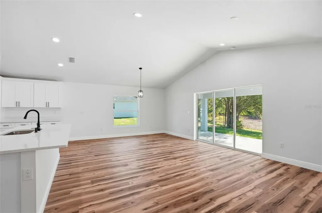 8130 Ridge Road Weeki Wachee FL 34613