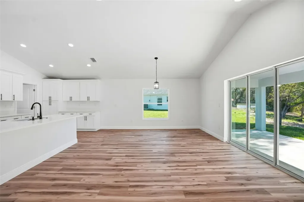 8130 Ridge Road Weeki Wachee FL 34613