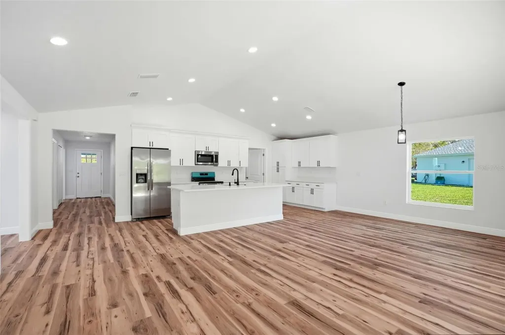 8130 Ridge Road Weeki Wachee FL 34613