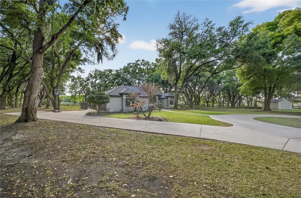 1324 Otters View Court Fruitland Park FL 34731