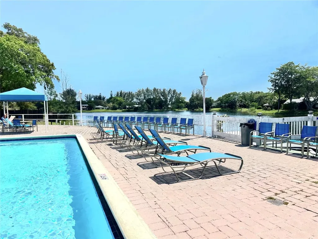 3760 Inverrary Drive Lauderhill FL 33319