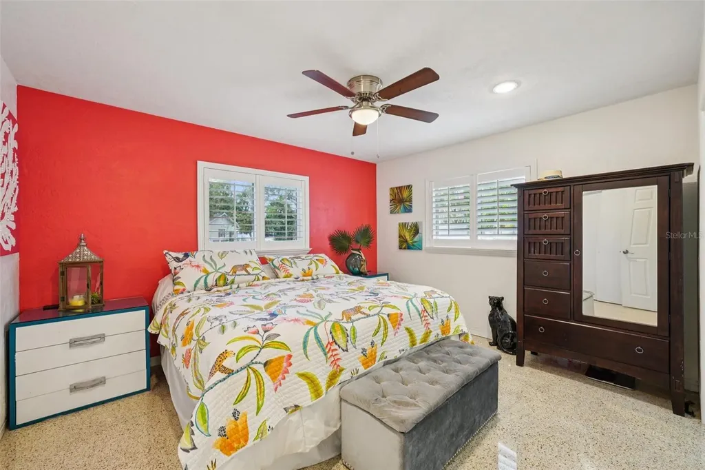 6417 24th Avenue N St Petersburg FL 33710
