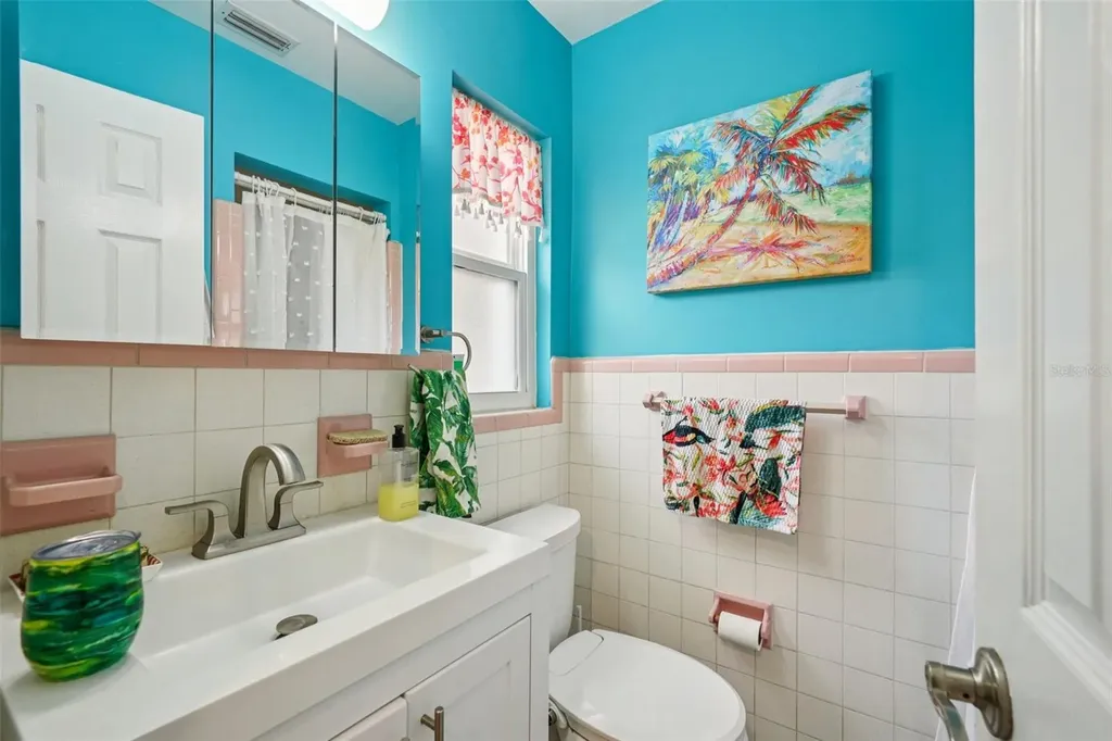 6417 24th Avenue N St Petersburg FL 33710