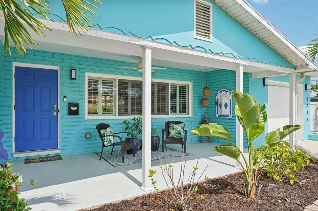 6417 24th Avenue N St Petersburg FL 33710