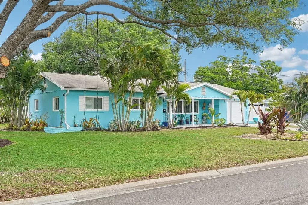 6417 24th Avenue N St Petersburg FL 33710