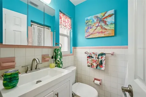 6417 24th Avenue N St Petersburg FL 33710